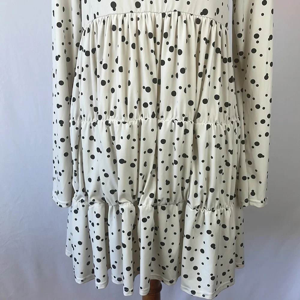 Nasty Gal Cream w/Black Polka Dot Print Mini Dress w/Tiered Elastic Ruching - 6 - Picture 5 of 12